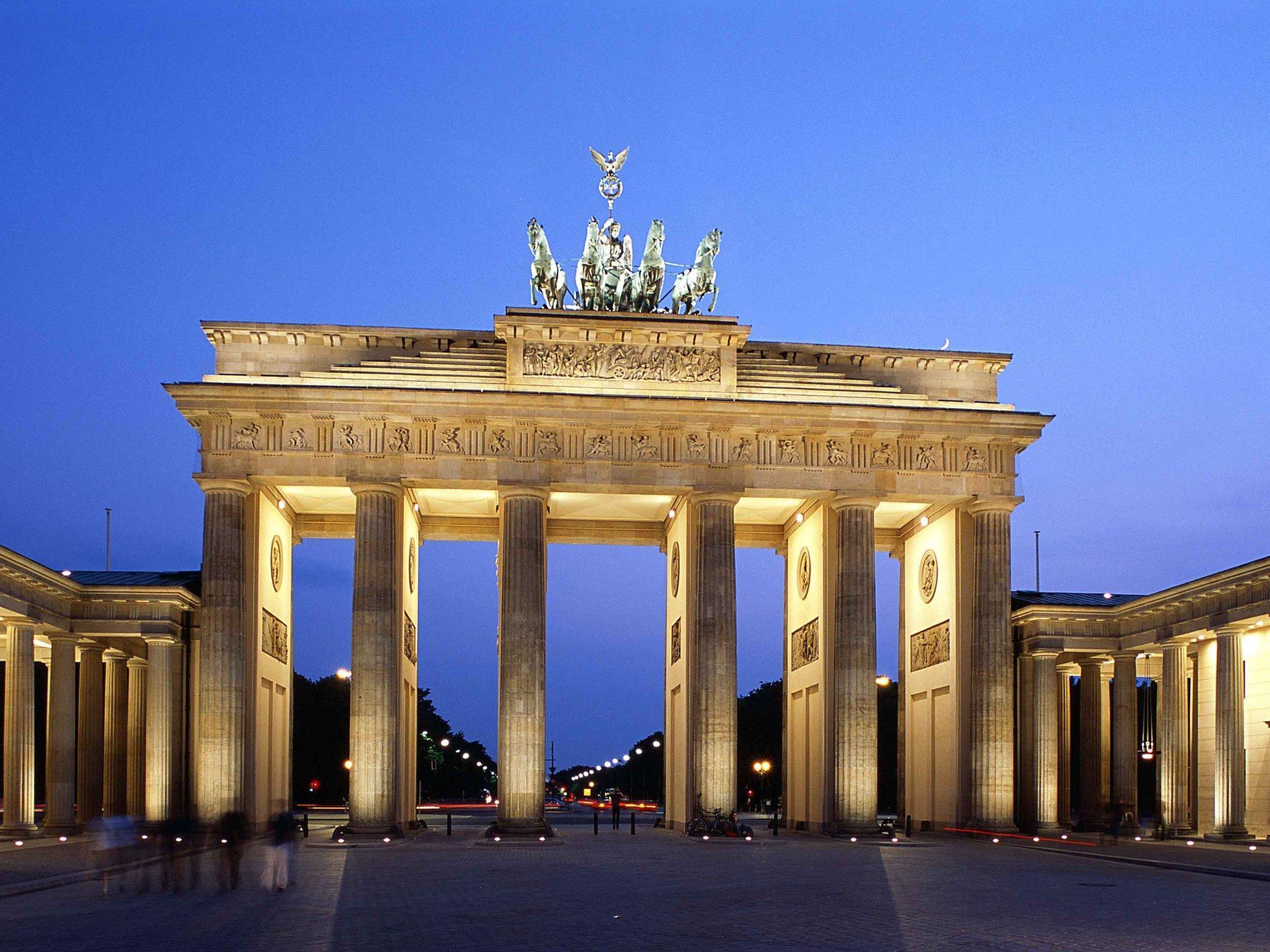 فندق بولمان برلين شفايتزرهوف المظهر الخارجي الصورة Brandenburger Tor