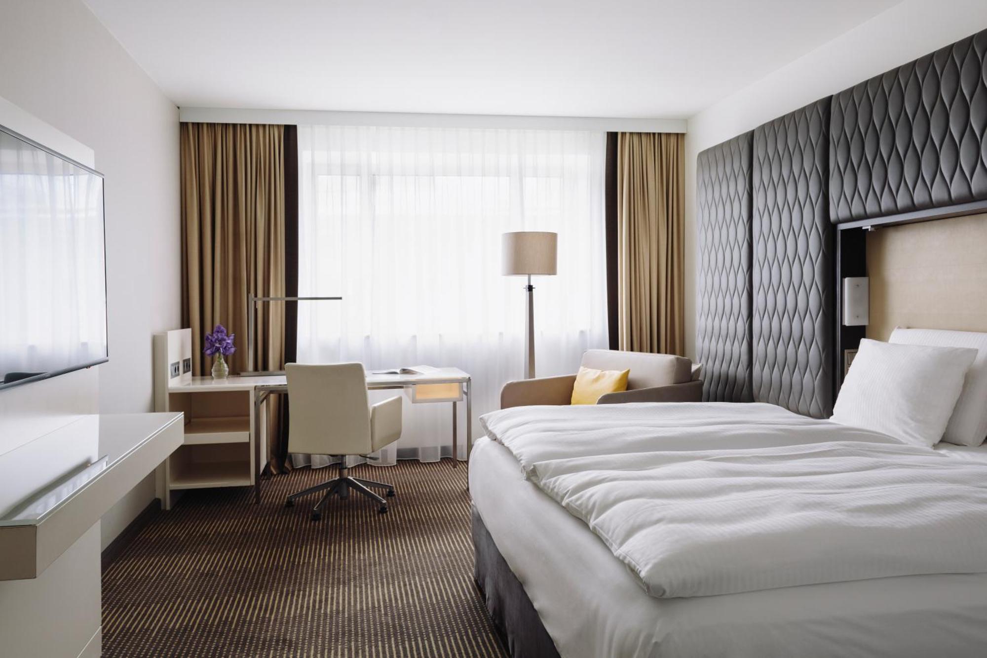 فندق بولمان برلين شفايتزرهوف الغرفة الصورة A room at the InterContinental Wien