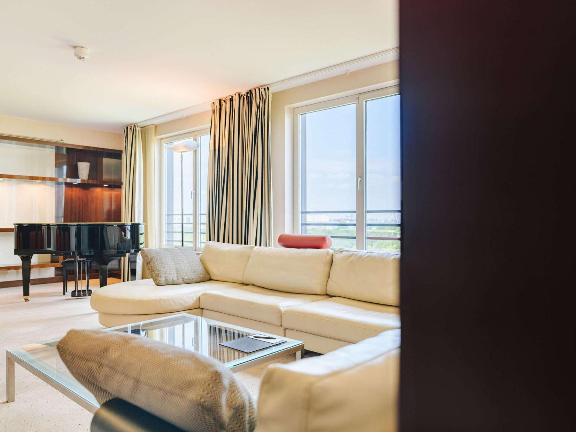 فندق بولمان برلين شفايتزرهوف المظهر الخارجي الصورة A living room